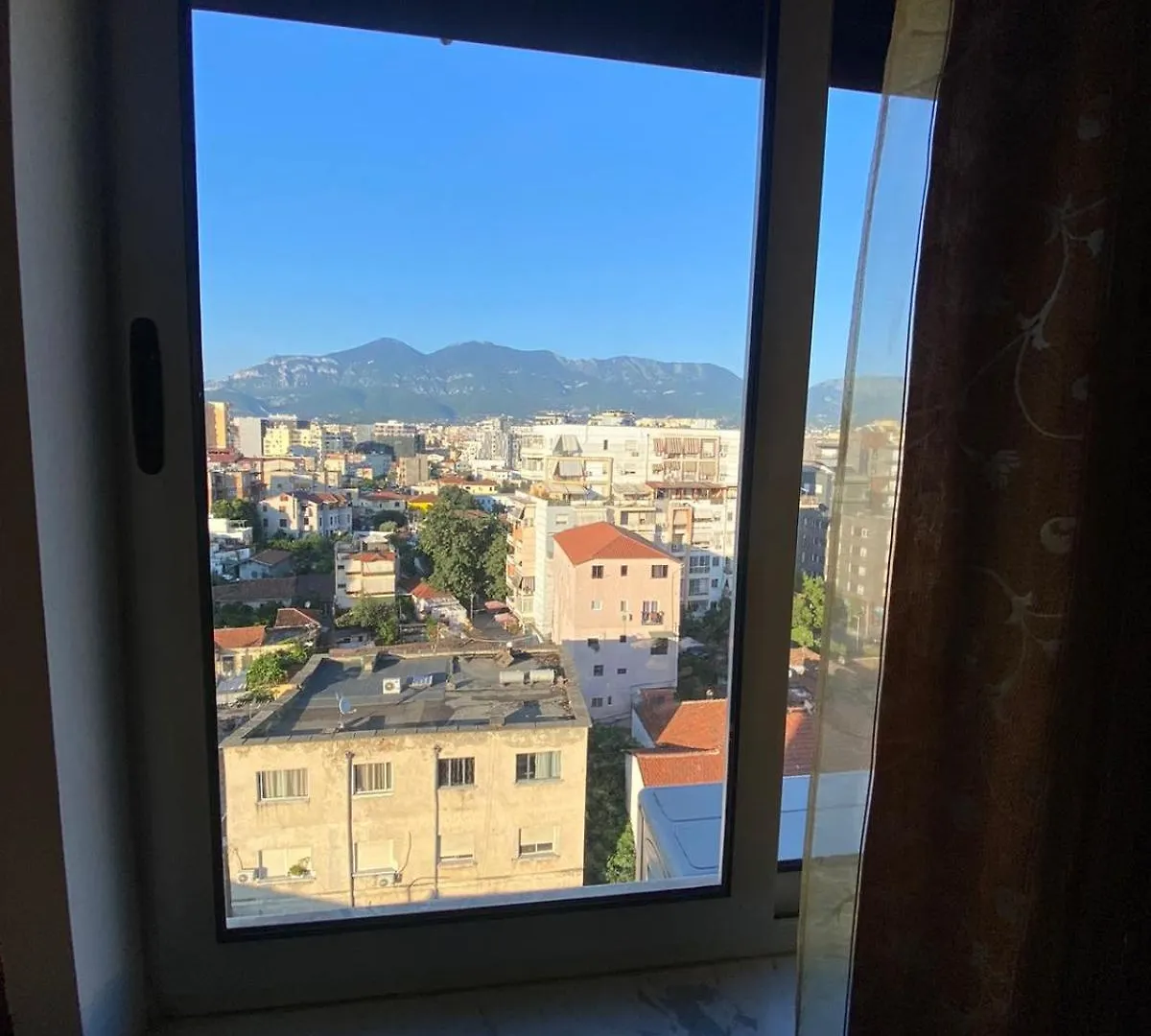 Itan Central 4 Room Apartment Tirana 0*,