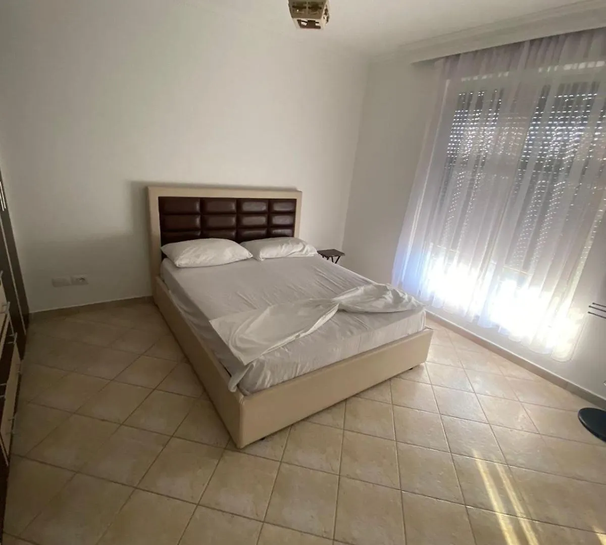 Itan Central 4 Room Apartment Tirana Albania