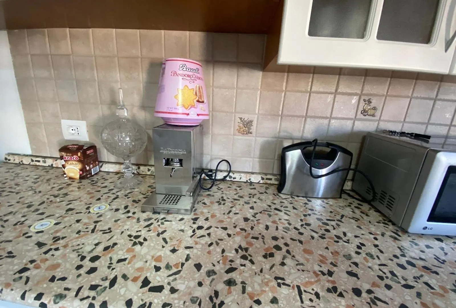 Itan Central 4 Room Apartment Tirana Albania
