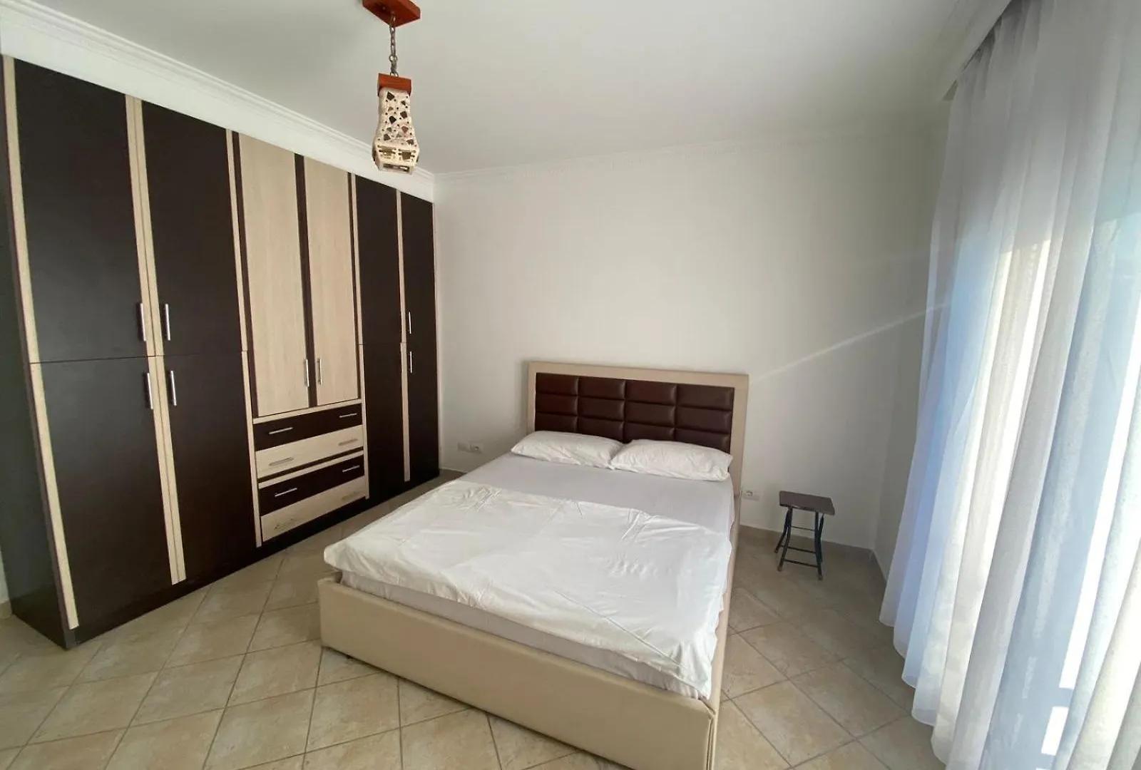 Itan Central 4 Room Apartment Tirana