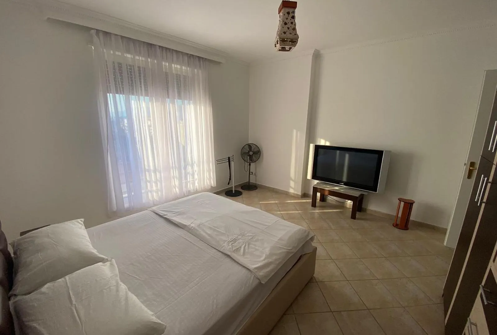 Itan Central 4 Room Apartment Tirana