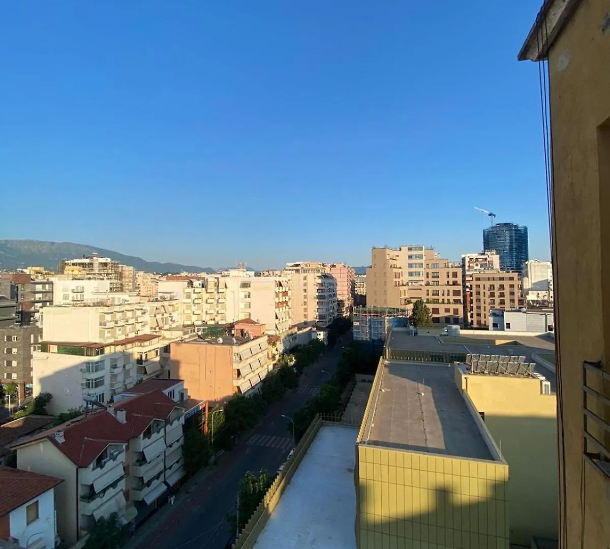 Itan Central 4 Room Apartment Tirana