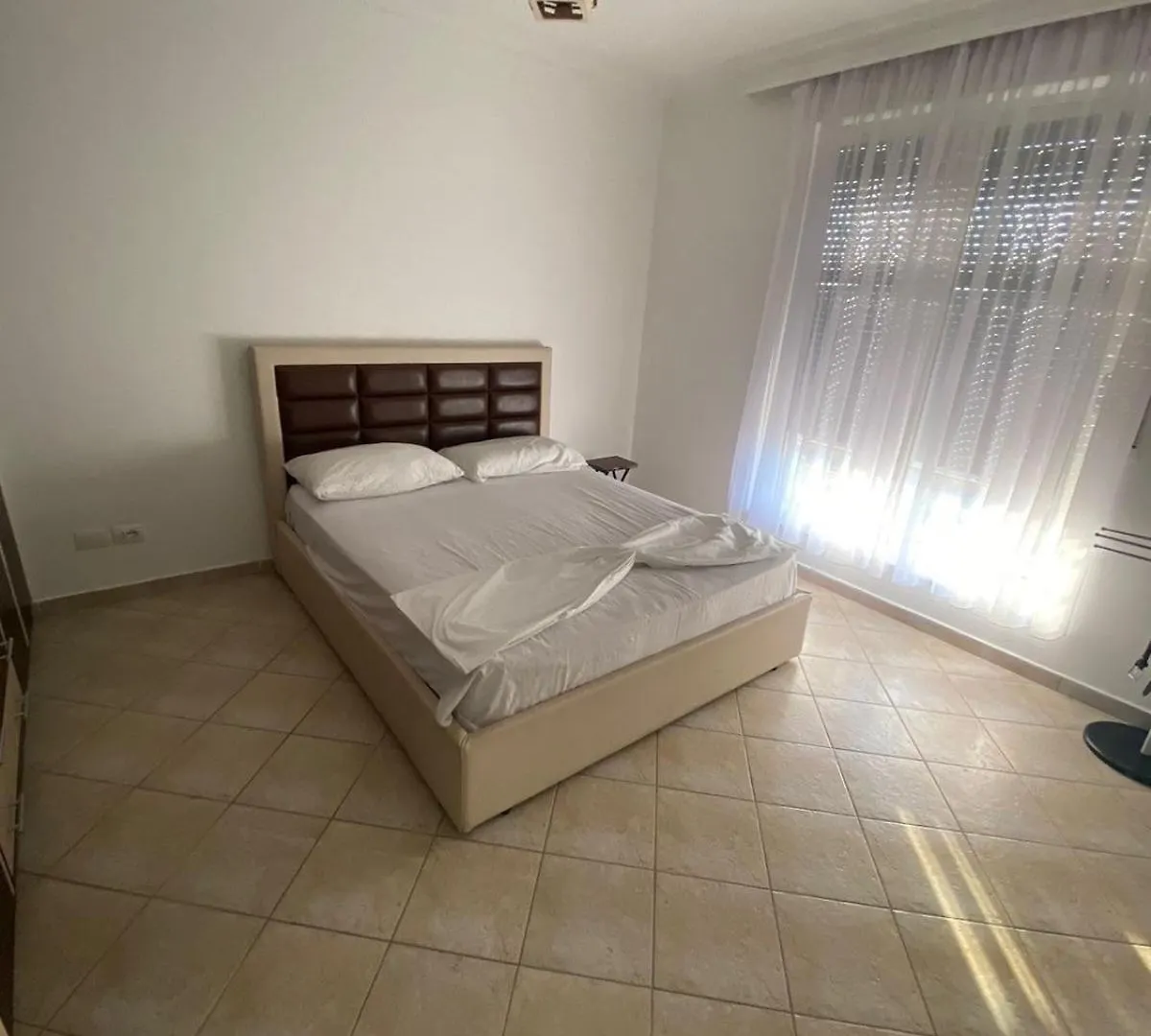 Itan Central 4 Room Apartment Tirana
