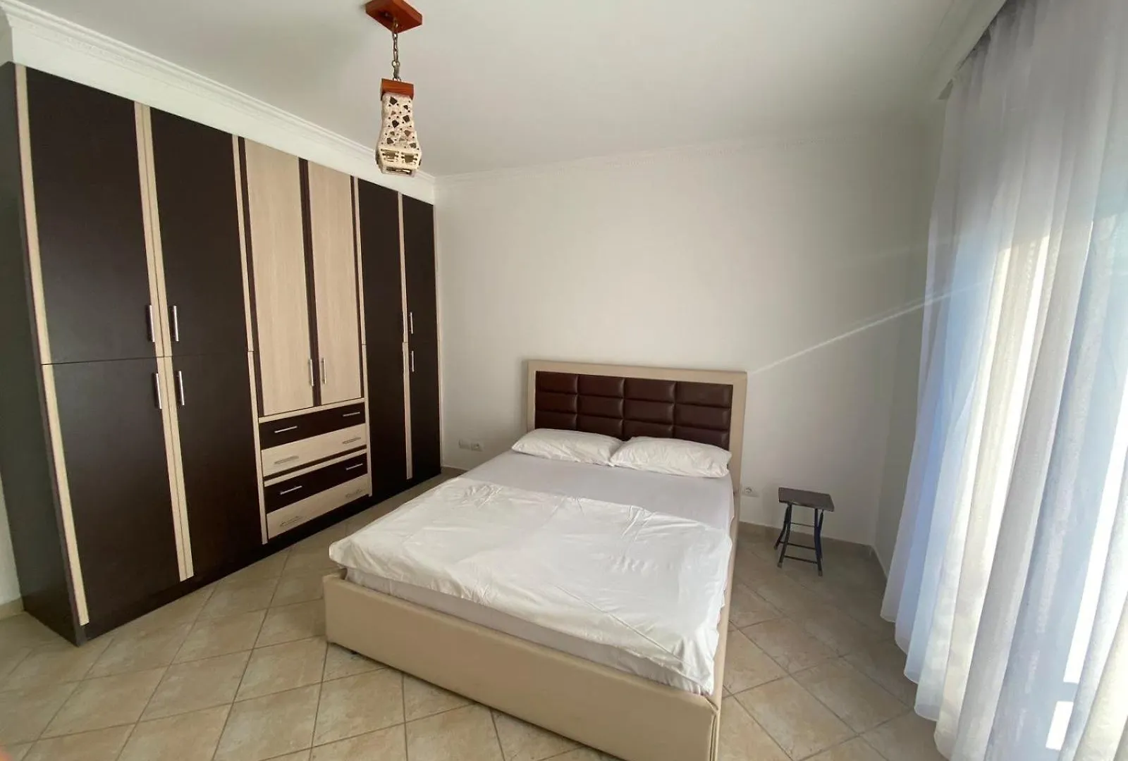 Itan Central 4 Room Apartment Tirana