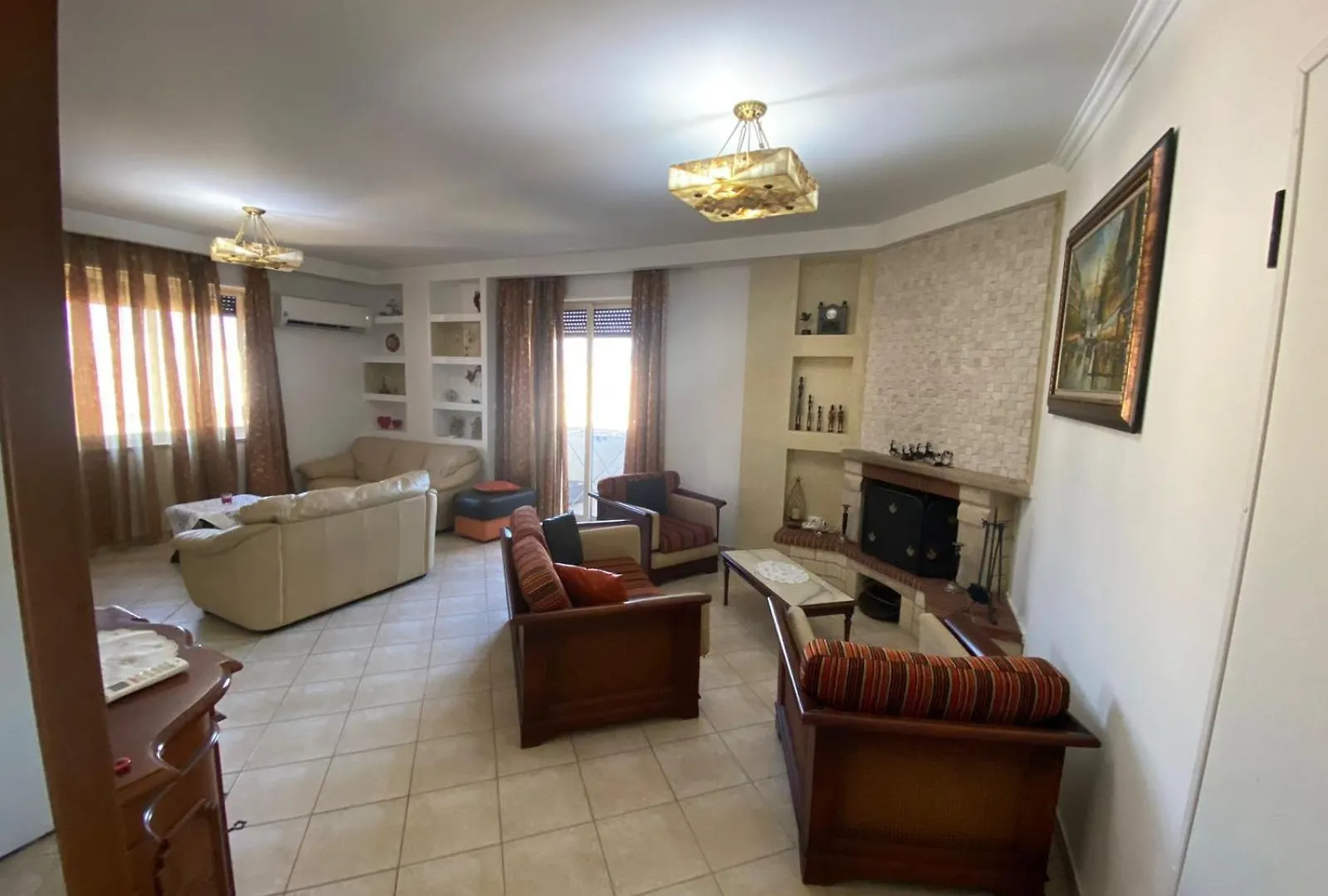 Itan Central 4 Room Apartment Tirana Albania