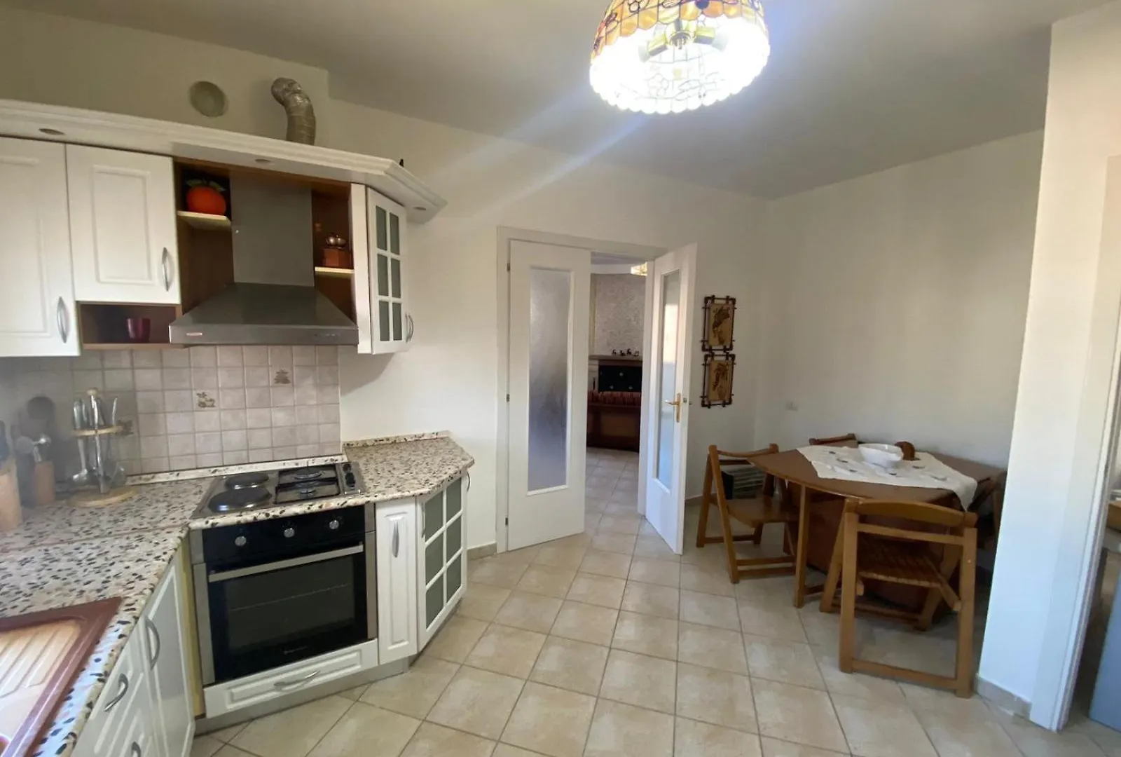 Itan Central 4 Room Apartment Tirana