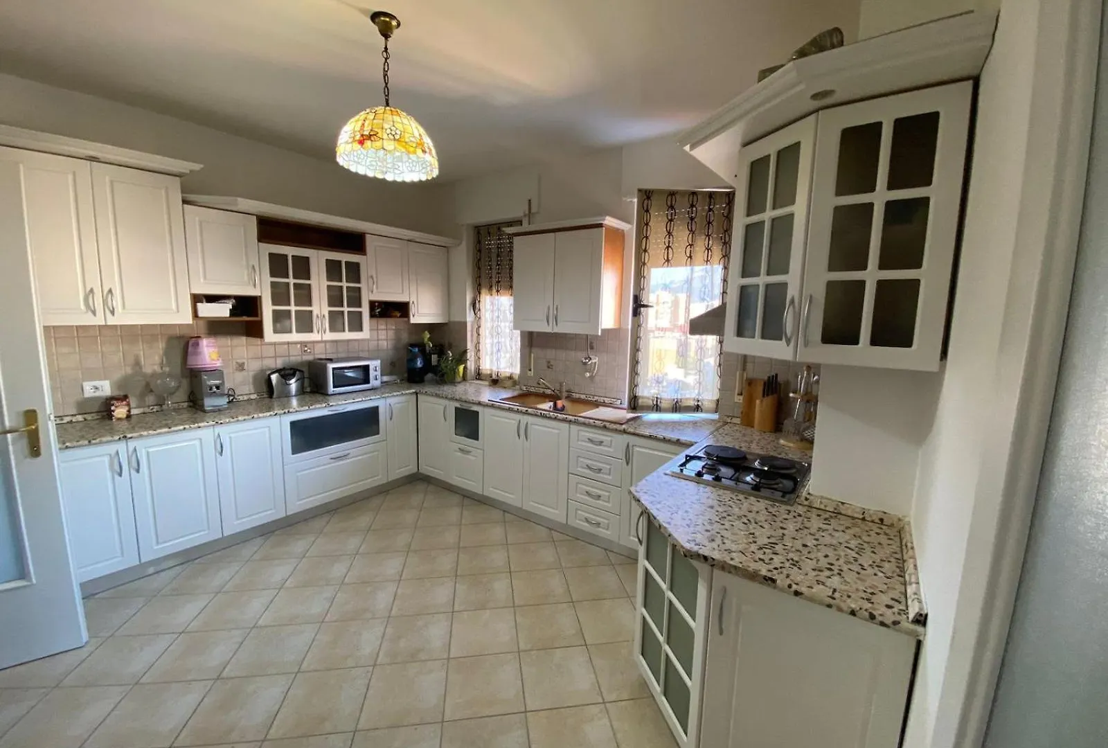 Itan Central 4 Room Apartment Tirana