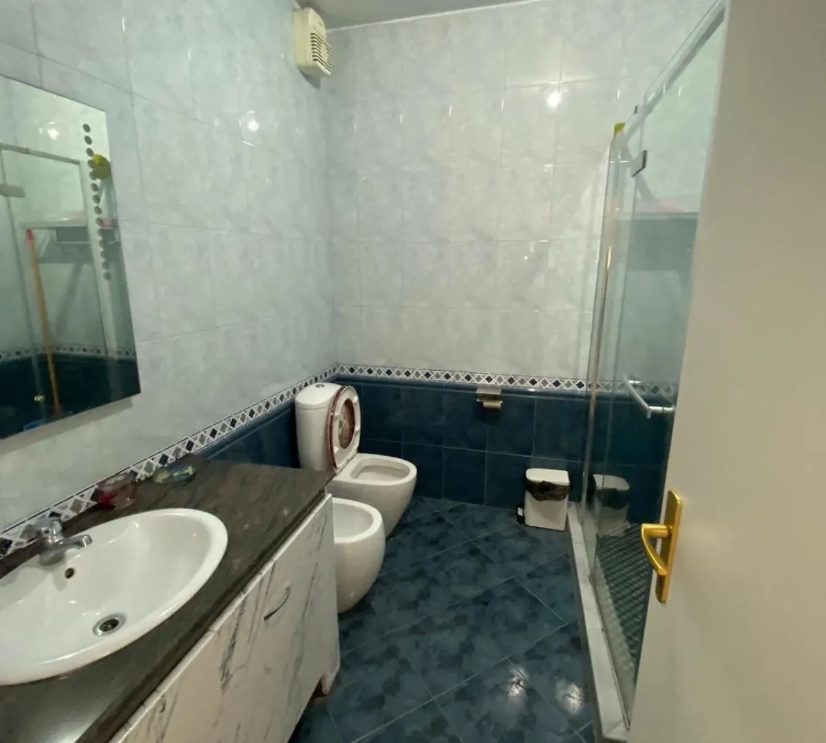 Itan Central 4 Room Apartment Tirana Albania